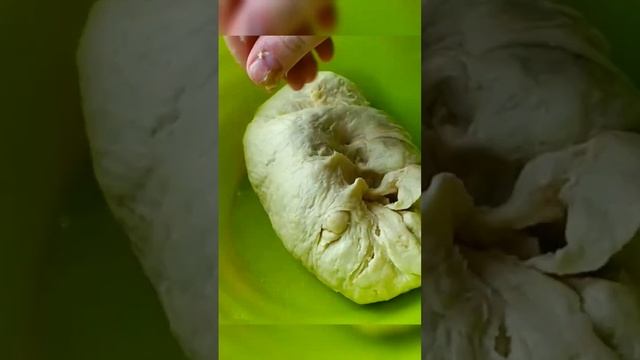 Добавь ЭТО в тесто! Пирожки будут как ПУХ!!??#пирожки #shortsvideo #shorts #пирожкисмясом