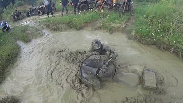 Can Am renegade 800 deep mud смотреть онлайн