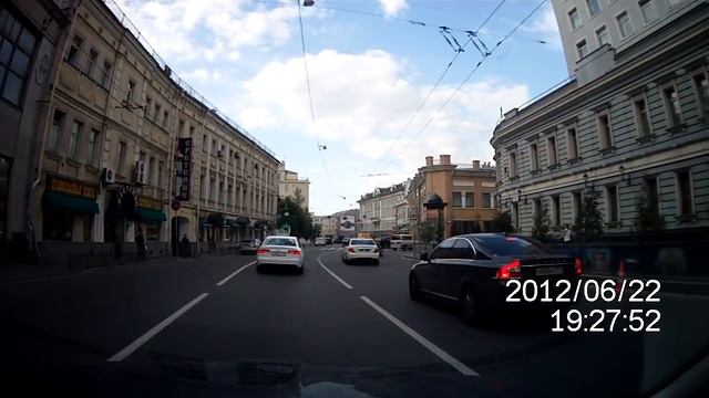 По центру Москвы за 8 минут на машине смотреть онлайн