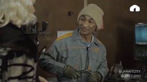 Блондинка на шиномонтажке прикол