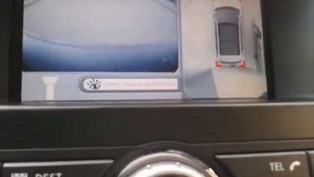 Nissan Pathfinder  monitor на парковке смотреть онлайн