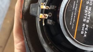 Почему хрипят динамики на Лексус RX300 ставим новые динамики.