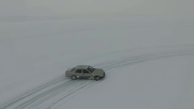 Ice drifting w124 Mercedes-Benz E-Class смотреть онлайн