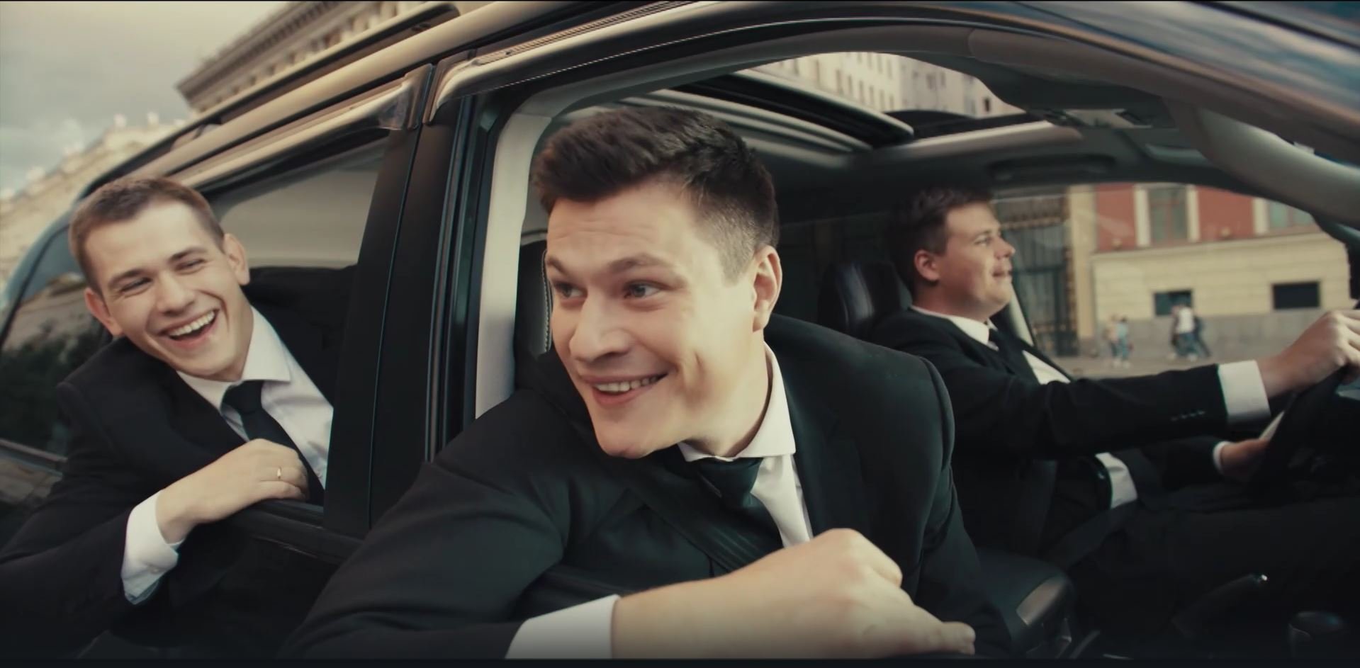 Смотрите премьеру нового сериала "Телохранители" на ТНТ!