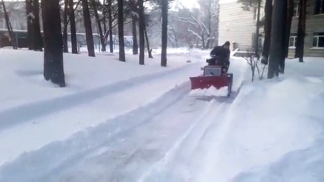 Чистка снега минитрактором№2 смотреть онлайн