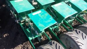 Весенний  посев лука сеялкой РОСТА СОТ 42 ВАС52 103