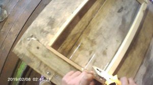 Натягивание проволоки на рамку часть2.avi