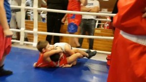 Положил 5 Боксёров! Мелкий борец Разошёлся. Вольная Борьба дети. Проходы в ноги. Борьба против Бокс