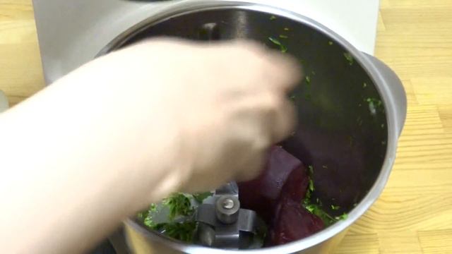 Салат из свеклы с тунцом. Диетический рецепт. смотреть онлайн