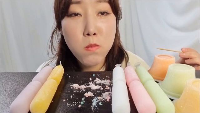 Subtitles) ASMR Eating frozen jelly 얼린 젤리 먹기 смотреть онлайн