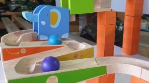 Шарики катятся в большой самосвал Satisfying Building Blocks Marble Run