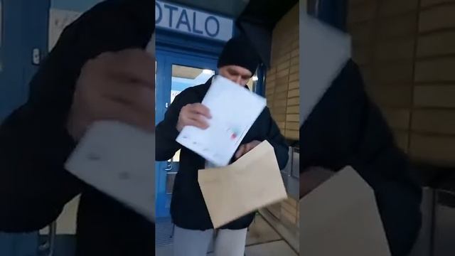 23.10.2023 17 час. 33 мин. Живой мужЧина:андрей высылает требование в KELA г.Лаппеенранта Финляндии смотреть онлайн