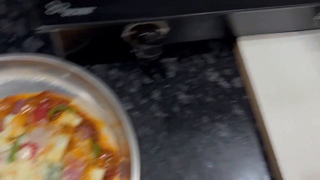 Ajj Ghar Main Pizza 🍕 Banayea || Home Made Pizza 😁🤞|| Family Fun👬 смотреть онлайн