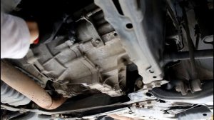 Toyota RAV4 2,0 Тойота РАВ 4 2007 года Замена масла в коробке передач МКПП