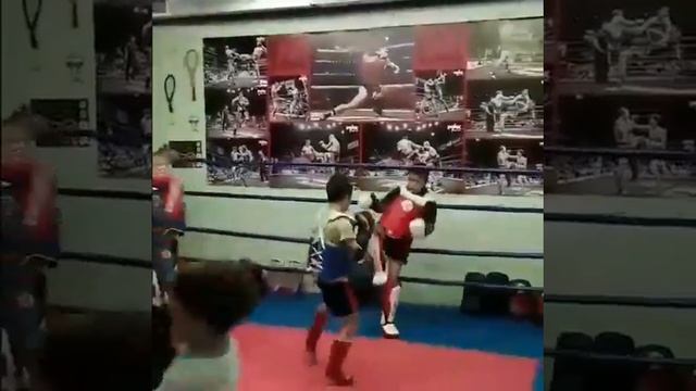 Артур Выгалов. Тайский бокс?(1) смотреть онлайн