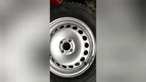 Шевроле Кобальт переобулись, поставили кольца-проставки 60.1 на 56.6