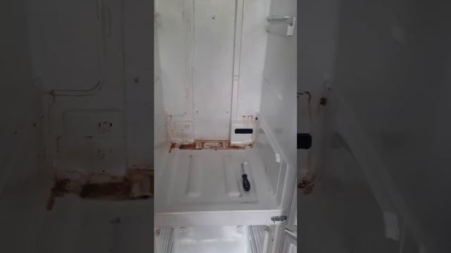 Посторонний запах в вашем холодильнике. смотреть онлайн