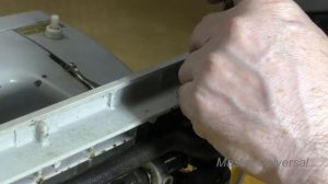 Как установить каретку челнока и отрегулировать шестерни на швейной машине. Ч. 9.  Видео № 699.