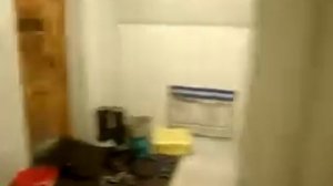 МУЖИК СПИТ НА УНИТАЗЕ!