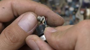 НАЙДЕНА СТАРАЯ ДВУХКАССЕТНАЯ МАГНИТОЛА! И В НЕЙ САМЫЕ ДОРОГИЕ РАДИОДЕТАЛИ! С ЗОЛОТОМ ПЛАТИНОЙ