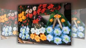 ★ Церковь попросила всех верующих людей не нести дешевые искусственные цветы на кладбище.
