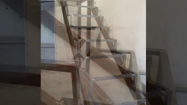 Лестница на второй этаж. смотреть онлайн