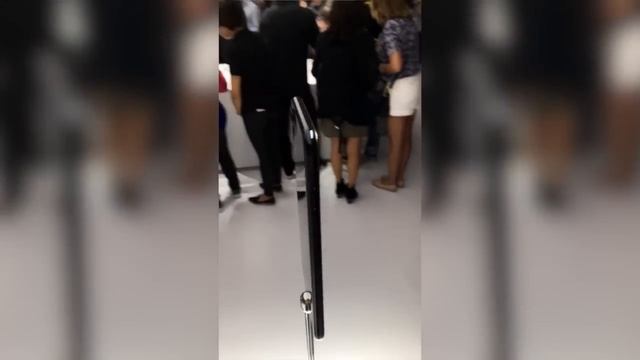 Hands-on: Apple's new iPhone 7 and iPhone 7 Plus смотреть онлайн