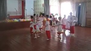 Чувашский танец 'Чăваш ачисем'