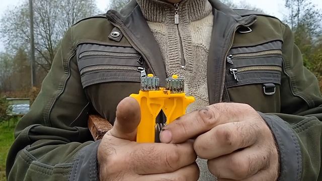 Пчелиные рамки. Натяжитель проволоки. Супер приспособление. #пчеловодство #лайфхаки #пчелы смотреть онлайн