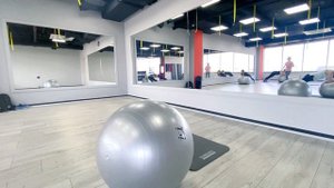 Пилатес (с фитболом) / Урок 4