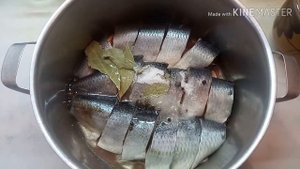 Славянск.? ТУШЕНАЯ СЕЛЕДКА  КАК КОНСЕРВЫ. Herring stewed in tea