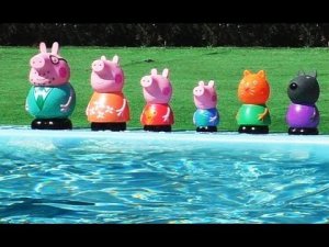 ★ СВИНКА ПЕППА бассейн Стреляем водой в Пеппу Семью и друзей Пеппы Peppa Pig