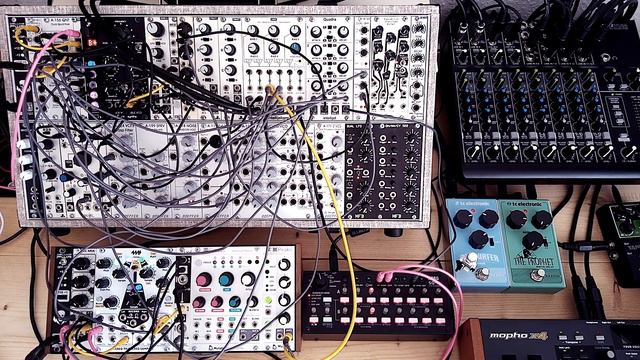 Live Jam #204 – Lofi / Jazz hop / Chill - Jazzy drums, sax and piano trio on eurorack modular смотреть онлайн