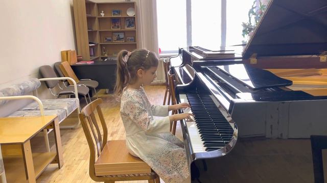 П.И.Чайковский «Старинная французская песенка» исполняет Философова Златослава смотреть онлайн