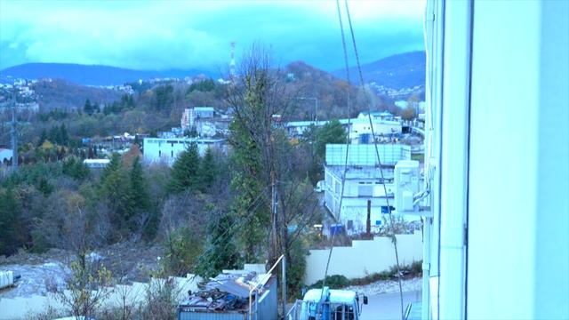 Дед в окно / подарок в окно / поздравление в окно от деда мороза смотреть онлайн