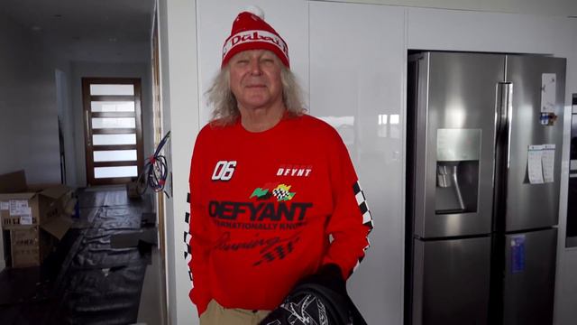 I TRADED a $1000 GAMING PC for a '$10,000' Clothing Business... смотреть онлайн