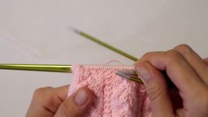 Шапка для девочки с завязками спицами / мастер класс