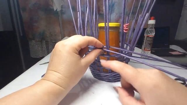 Подвесное кашпо из газетных трубочек смотреть онлайн