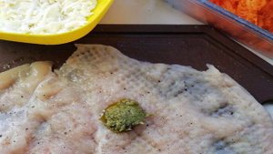 Куриный рулет с тыквой, брынзой и песто в мультиварке с давлением