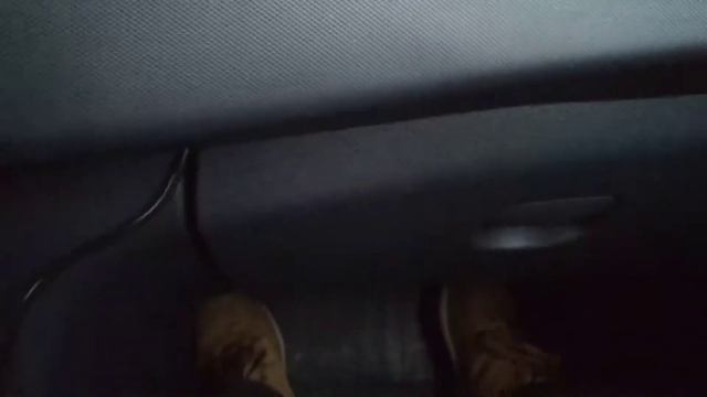 Автомобильный видеорегистратор RUCCESS - прокладка кабеля питания по Фэншую :) смотреть онлайн