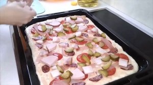 ?Как приготовить пиццу в духовке. How to cook pizza in the oven