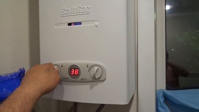 газ колонка BaltGaz Neva 4511 (новая) . Почему она свистит ? смотреть онлайн