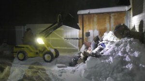 Helper 300 против погодных условий в Воронеже. Пробиваем дорогу домой! 30-35 см снега.