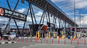 Объявления в аэропорту Шереметьево и Казани