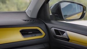 2018 Audi Q2 VS Volkswagen T-Roc - INTERIOR