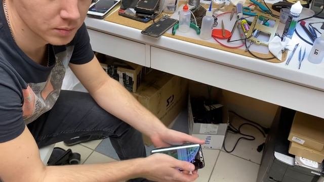 Как мастер попал на экран IPhone XS MAX - риски при ремонте! ⚠️