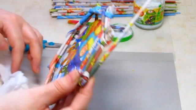 2 идеи Новогодних поделок из газетных трубочек своими руками.
