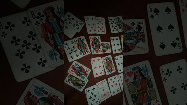 Расклад на, интересующего Вас,  Короля. Три варианта,три Короля.