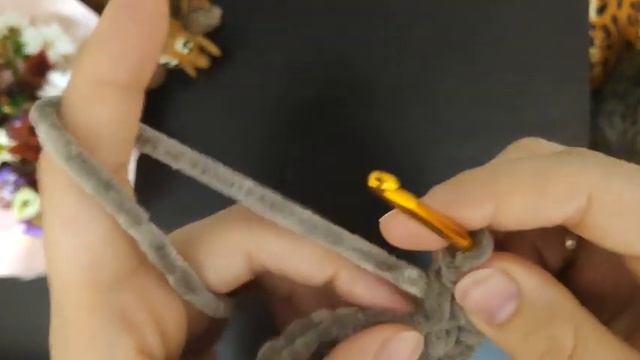 Мишка в платье из плюшевой пряжи крючком. Мастер класс. Часть 1. Вязаные игрушки.
