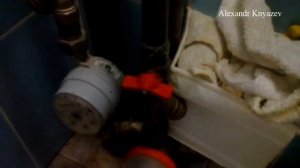 Как перекрыть стояк с холодной водой?